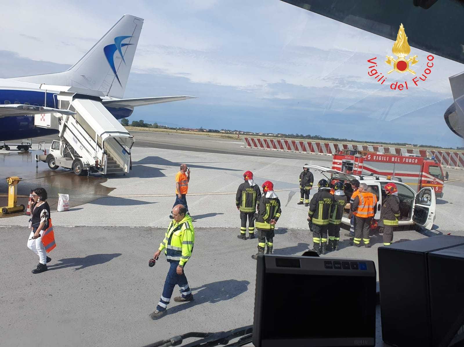 Aeroporto Lamezia Terme: Blue Air, sversamento di carburante, tempestivo intervento dei VVF