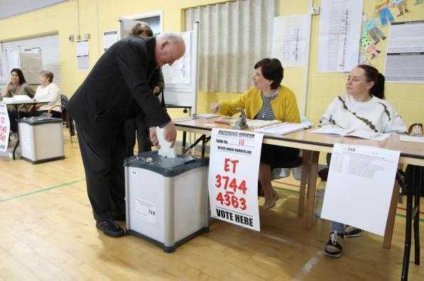 Elezioni europee, in Irlanda gli exit poll profilano testa a testa tra i moderati