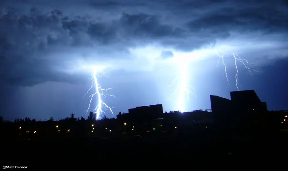 Allerta Meteo: da lunedì, dall'Islanda, temporali in serie, previsioni su Nord, Centro, Sud e Isole