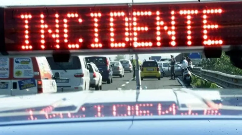 Tamponamento su tangenziale Torino, morti due giovani