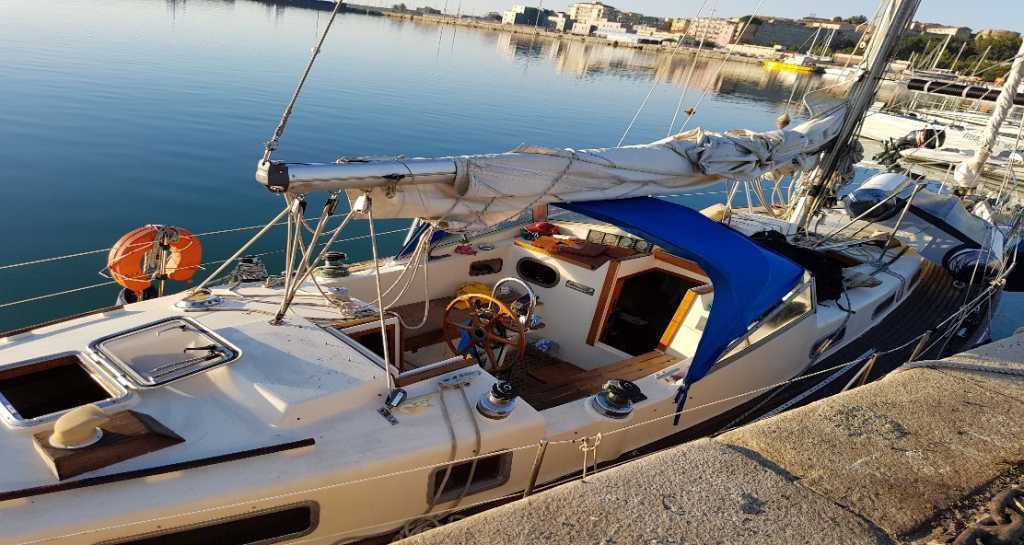 Migranti: barca a vela con 53 migranti costa ionica Crotone, interviene Gdf Arrestati due scafisti