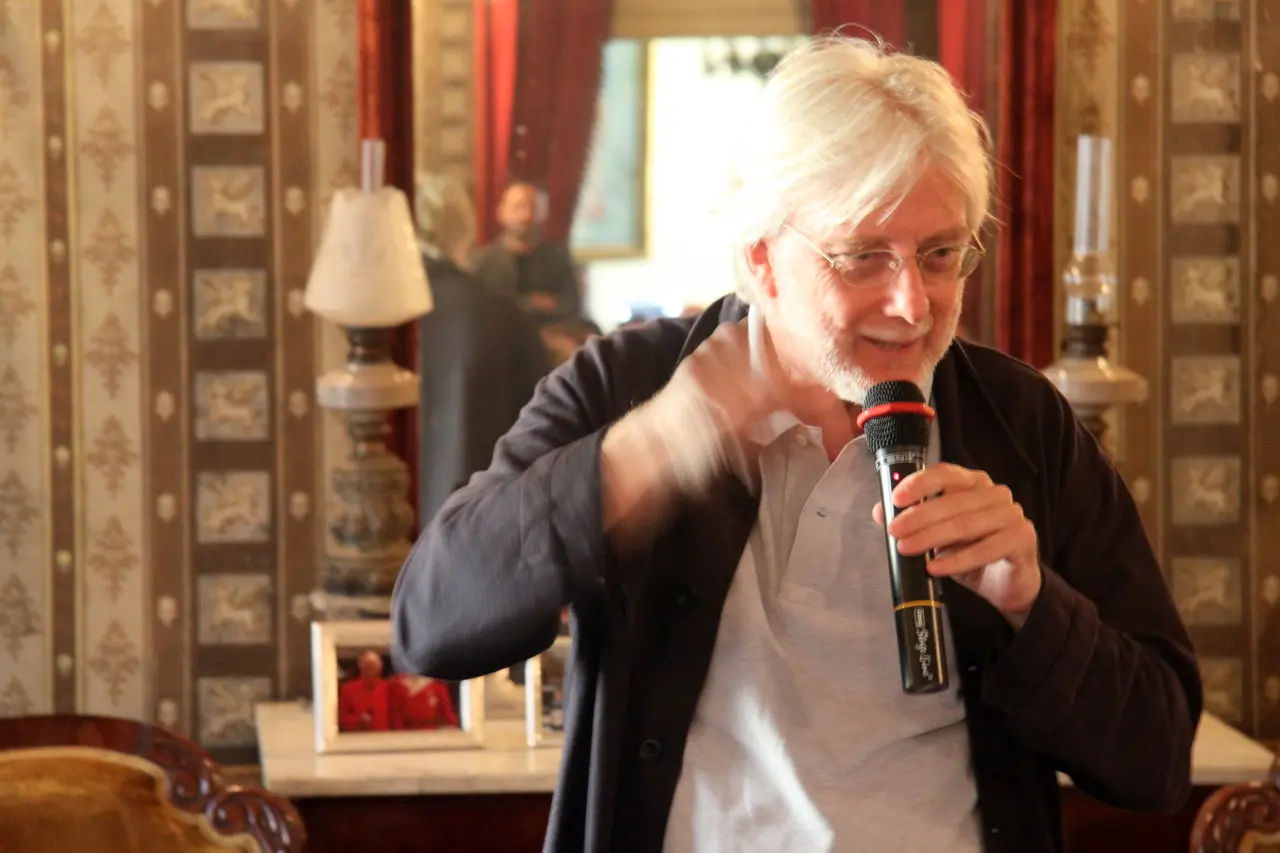 Buona la prima per «A palazzo con lo scrittore». La nuova rassegna culturale di Raffaele Gaetano