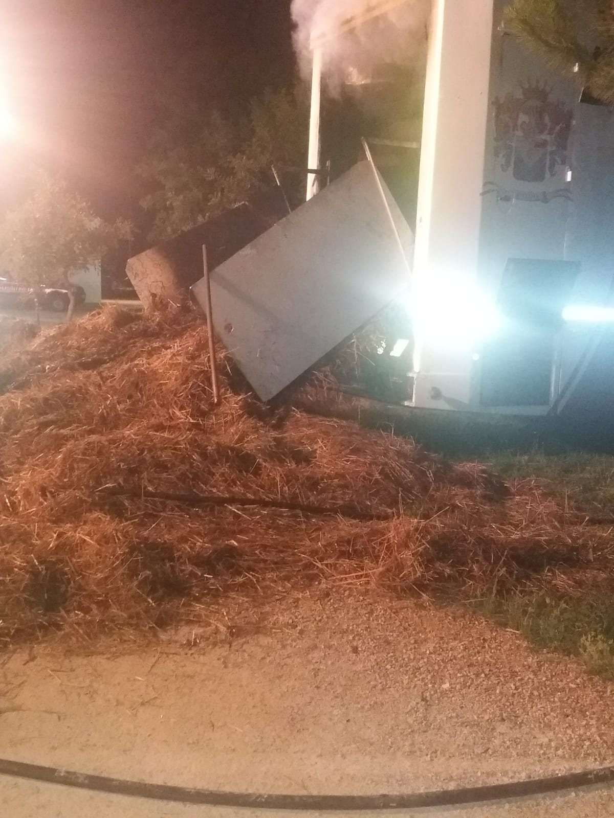 Taranto. Tragedia, esplode portellone camion, muore vigile del fuoco