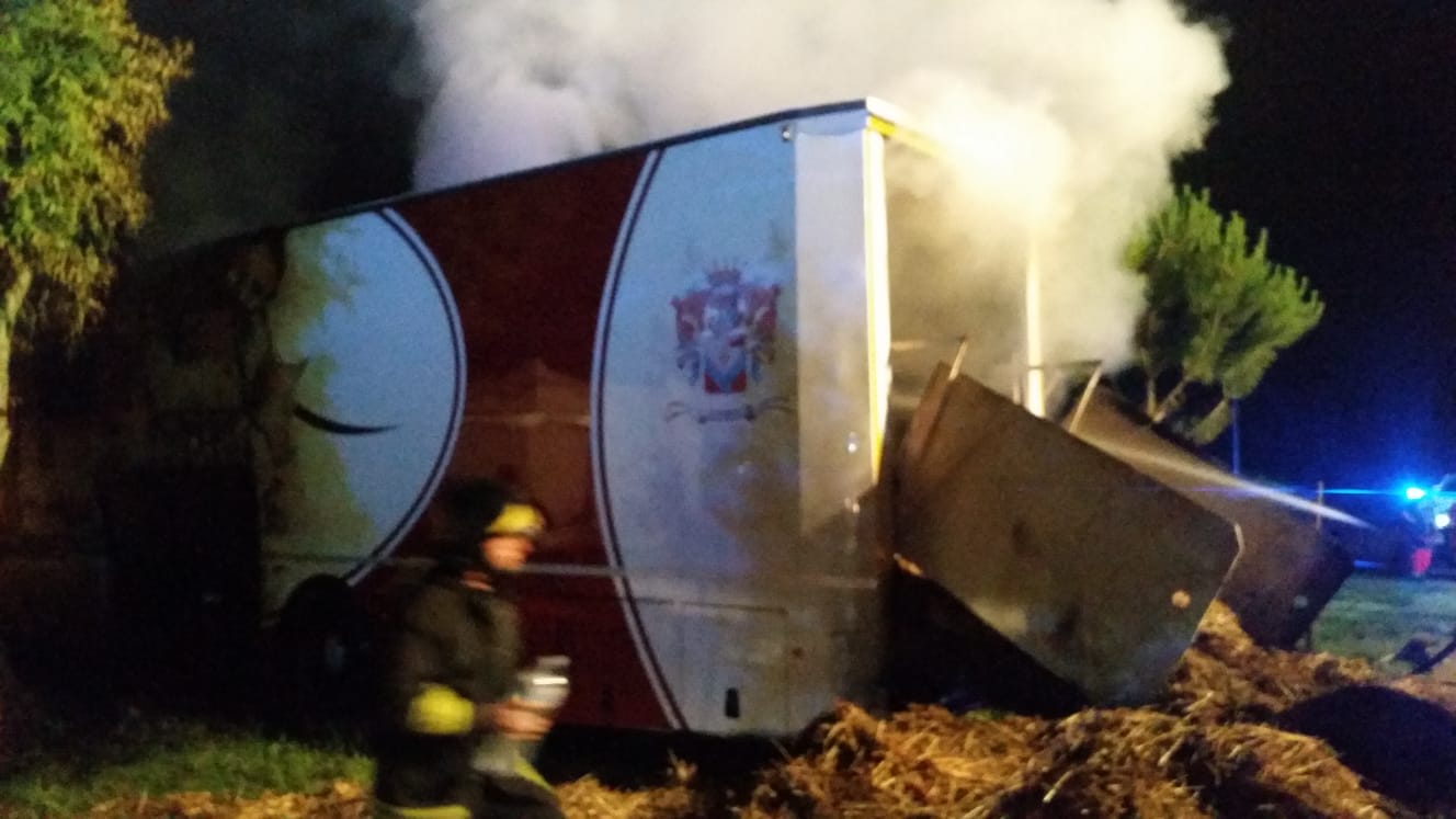 Taranto. Tragedia, esplode portellone camion, muore vigile del fuoco