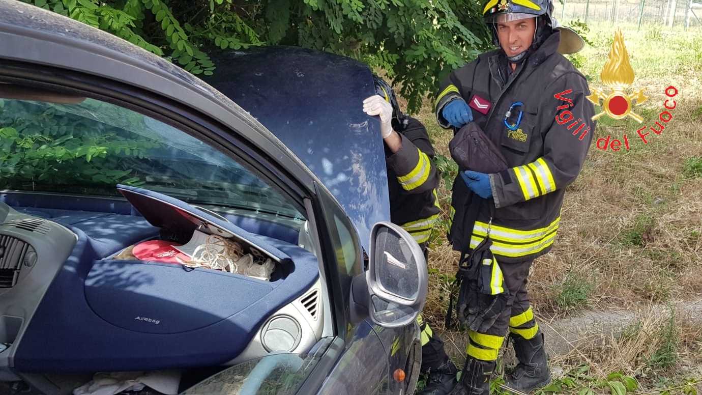 SS106, Botricello, Incidente stradale 3 auto coinvolte sul posto i VVF e Suem118