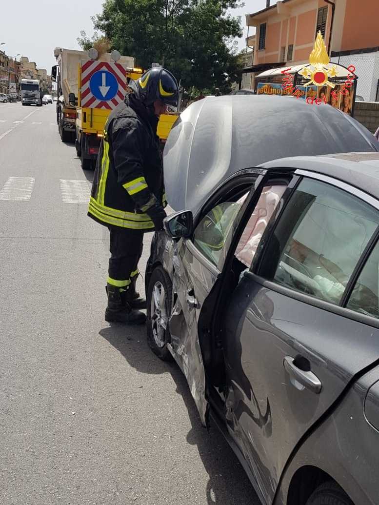 SS106, Botricello, Incidente stradale 3 auto coinvolte sul posto i VVF e Suem118