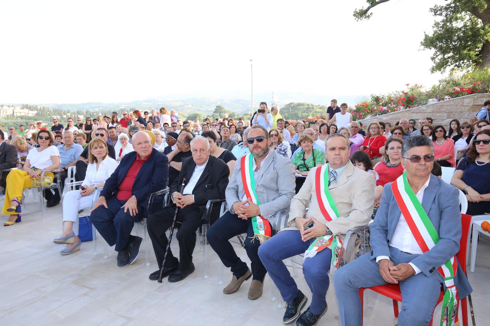 Inaugurazione “Città del Sole”, Oliverio: “Il vostro è il modo più alto di aiutare il prossimo” Foto