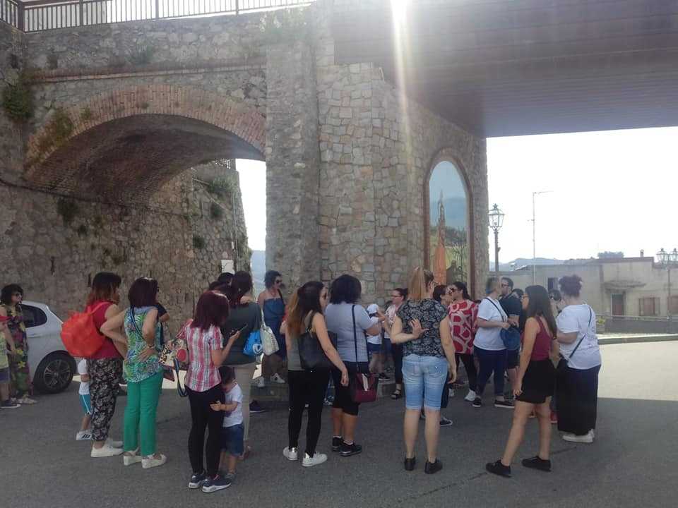 Tanti bambini invadano Sellia (CZ) per riscoprire la natura e la cultura. Foto