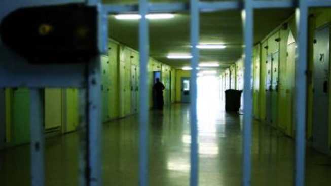 Ndrangheta: arresto agenti carcere, detenuti potevano riunirsi, ricevere alcolici e altro