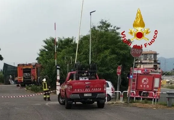 Perdita di gas in centro commerciale vicino Roma, evacuato, sul posto i VVF