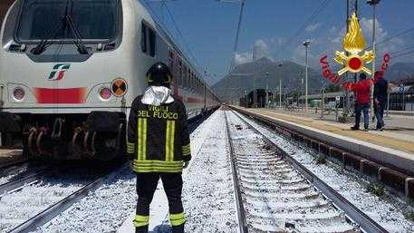 Uomo sotto un treno, disagi su linea tirrenica in Calabria. Forse è un suicidio