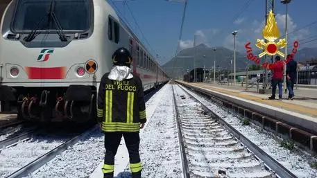 Uomo sotto un treno, disagi su linea tirrenica in Calabria. Forse è un suicidio