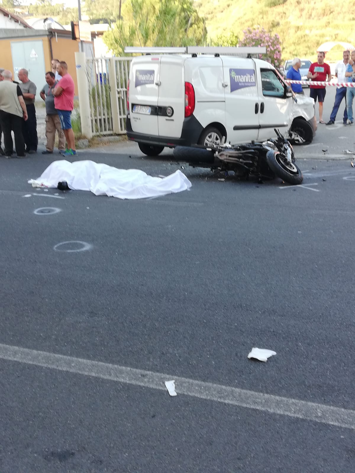 Catanzaro incidente mortale zona Sala, muore centauro (Foto)