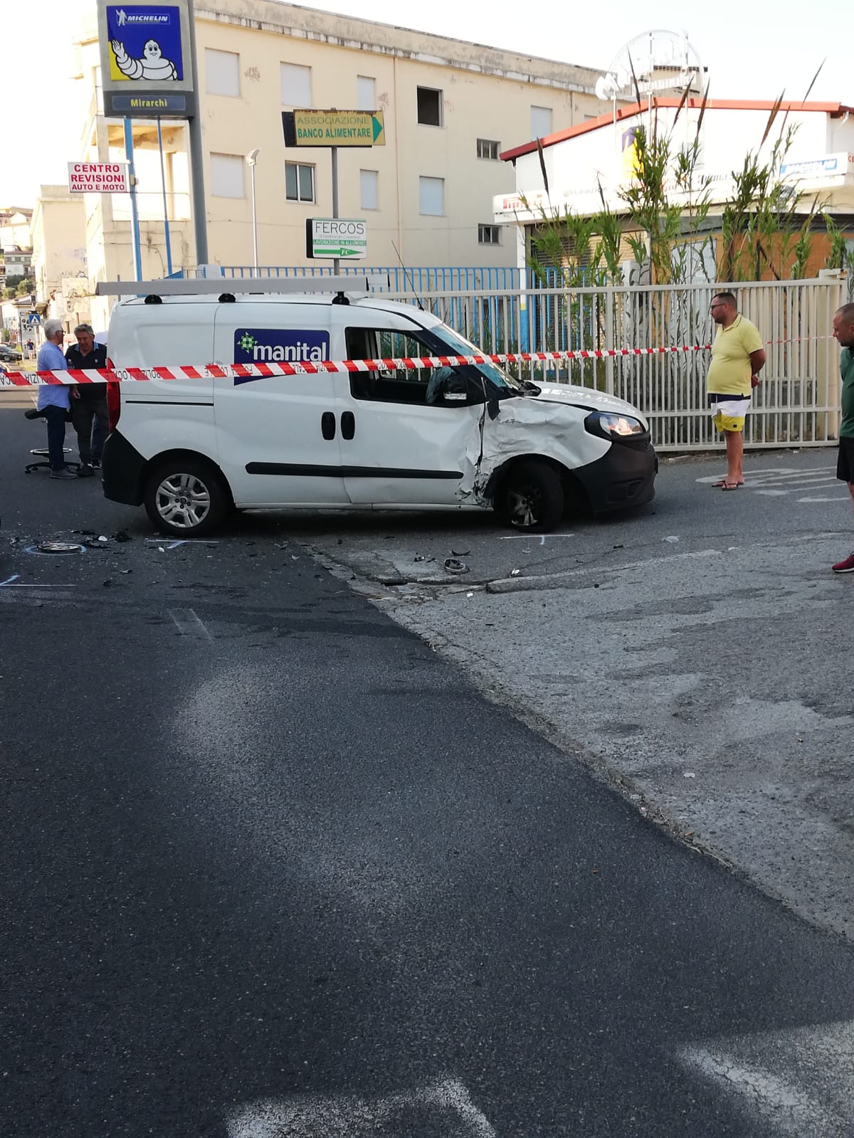 Catanzaro incidente mortale zona Sala, muore centauro (Foto)