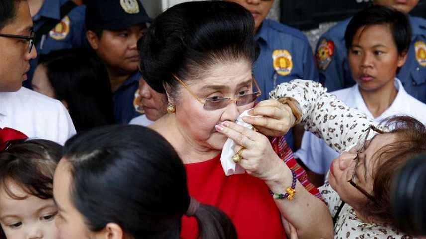260 filippini intossicati ai festeggiamenti di Imelda Marcos