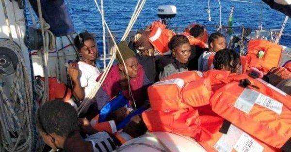 Migranti: medico salita a bordo della Alex