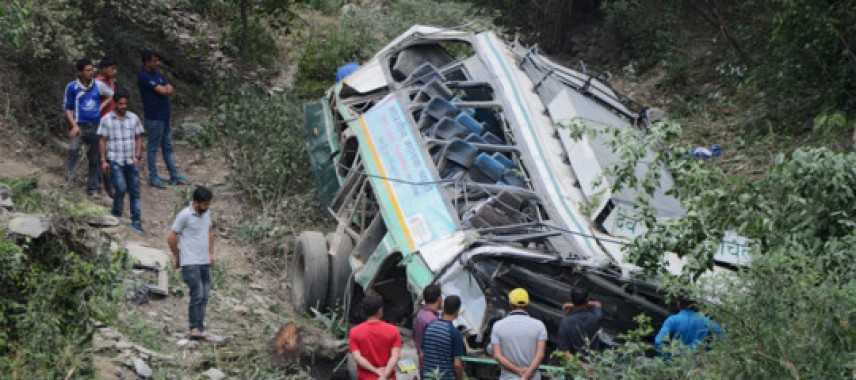 India, incidente stradale: autobus finisce in un fossato. Almeno 29 morti
