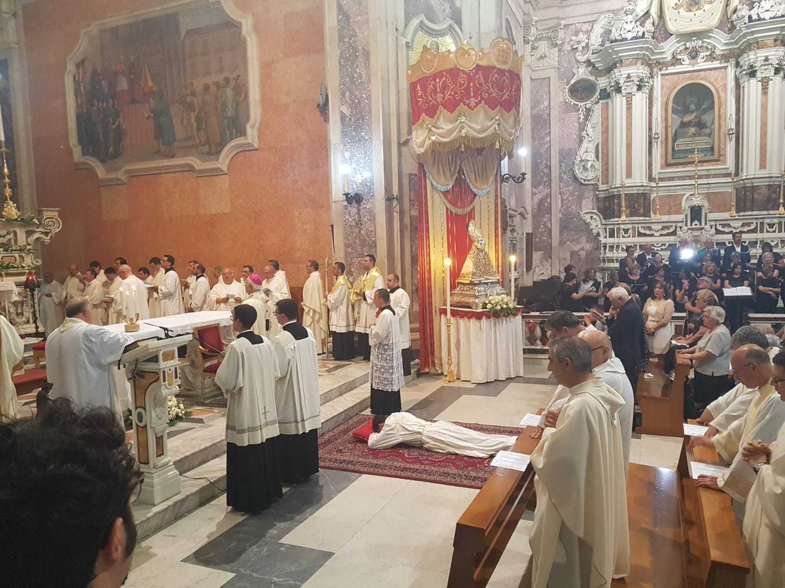 L'arcivescovo mons. Vincenzo Bertolone ha ordinato presbitero don Saverio Menniti