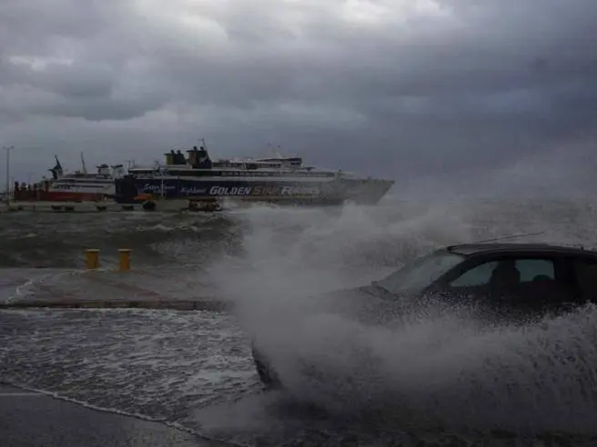 Grecia: maltempo, provoca 6 turisti morti e 30 almeno feriti