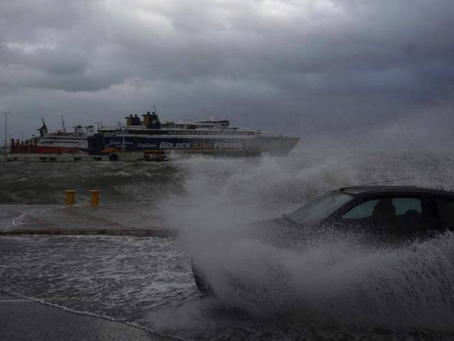 Grecia: maltempo, provoca 6 turisti morti e 30 almeno feriti