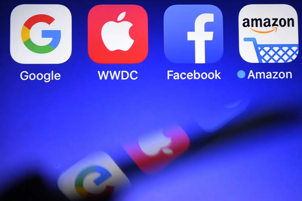Trump contro digital tax Parigi, danno ingiusto a imprese Usa