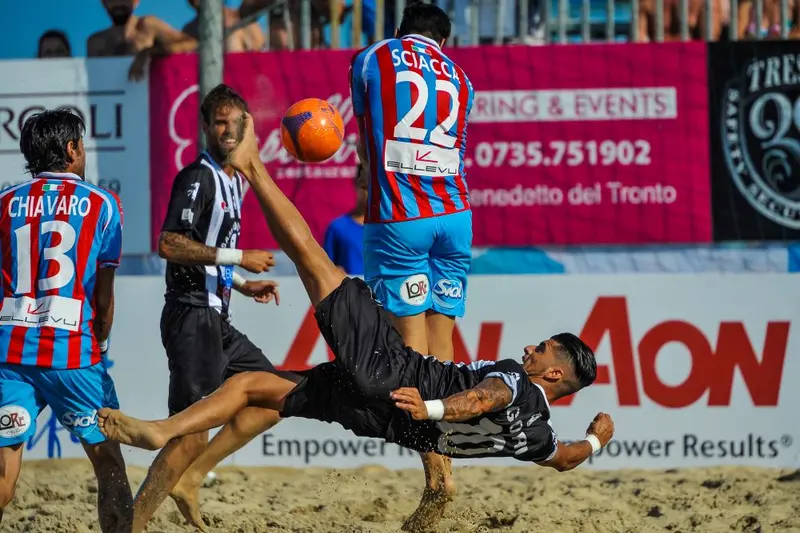 Beach Soccer. Serie Aon: Viareggio eurogol di Gori, la Samb aggancia il Catania