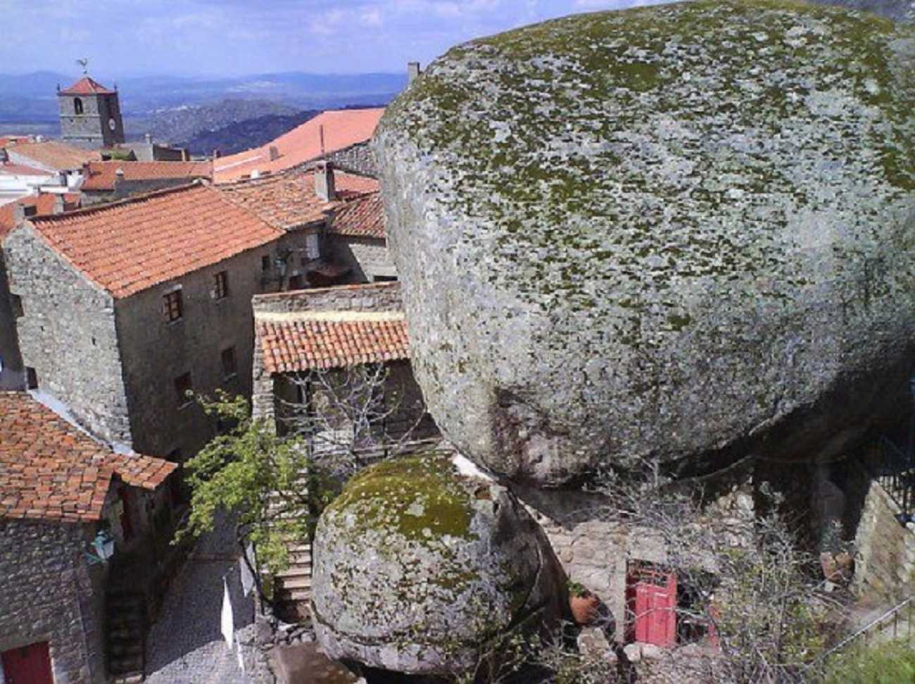 Un borgo portoghese di granito ospiterà il primo congresso mondiale dei Bio-distretti