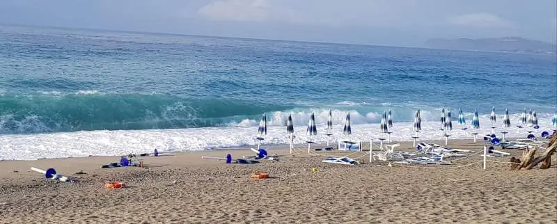 Bovalino (Rc): Qualche apprensione in spiaggia per il maltempo degli ultimi due giorni
