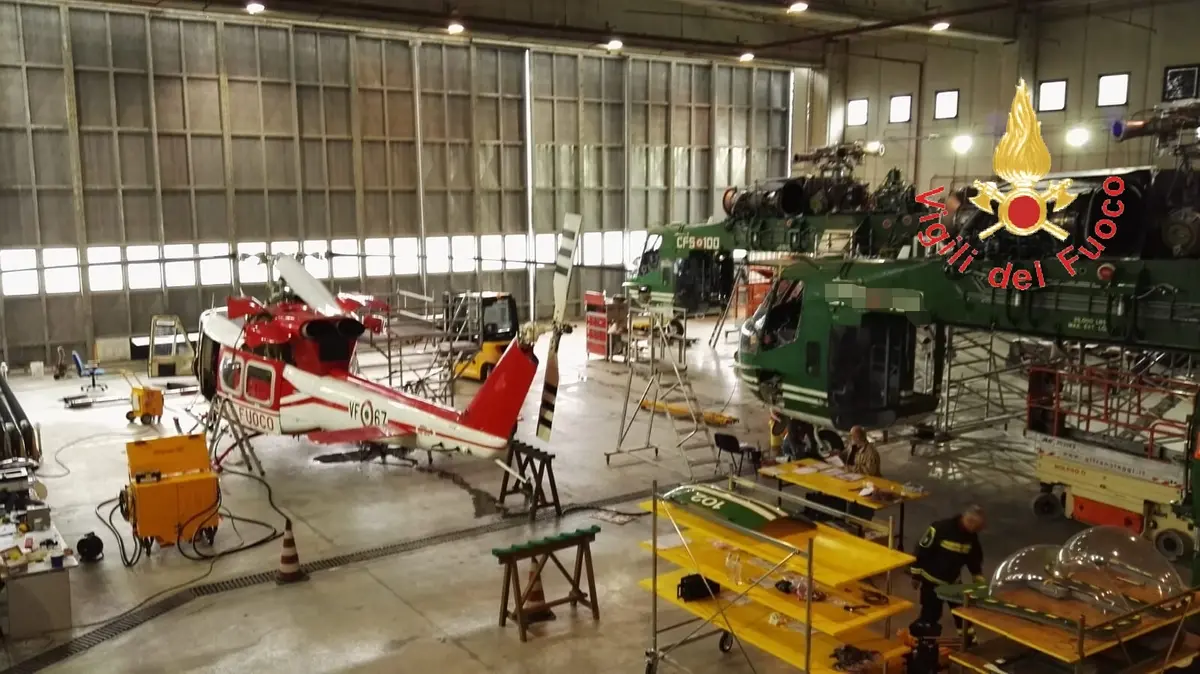 Attivazione Reparto volo VVF di Lamezia Terme (CZ) Video