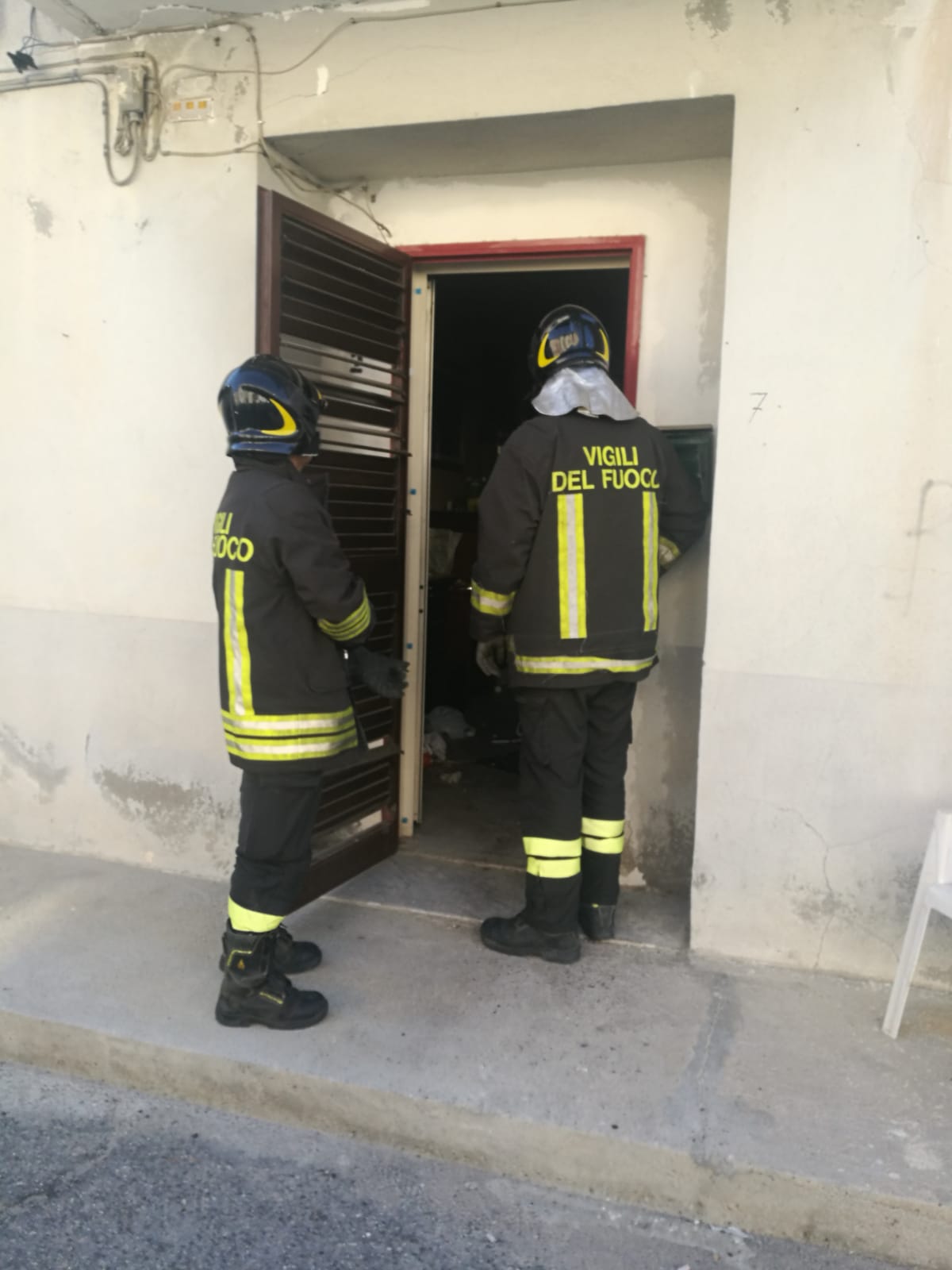 Nel crotonese, trovato cadavere in stato di decomposizione sul posto I VFF e Cc