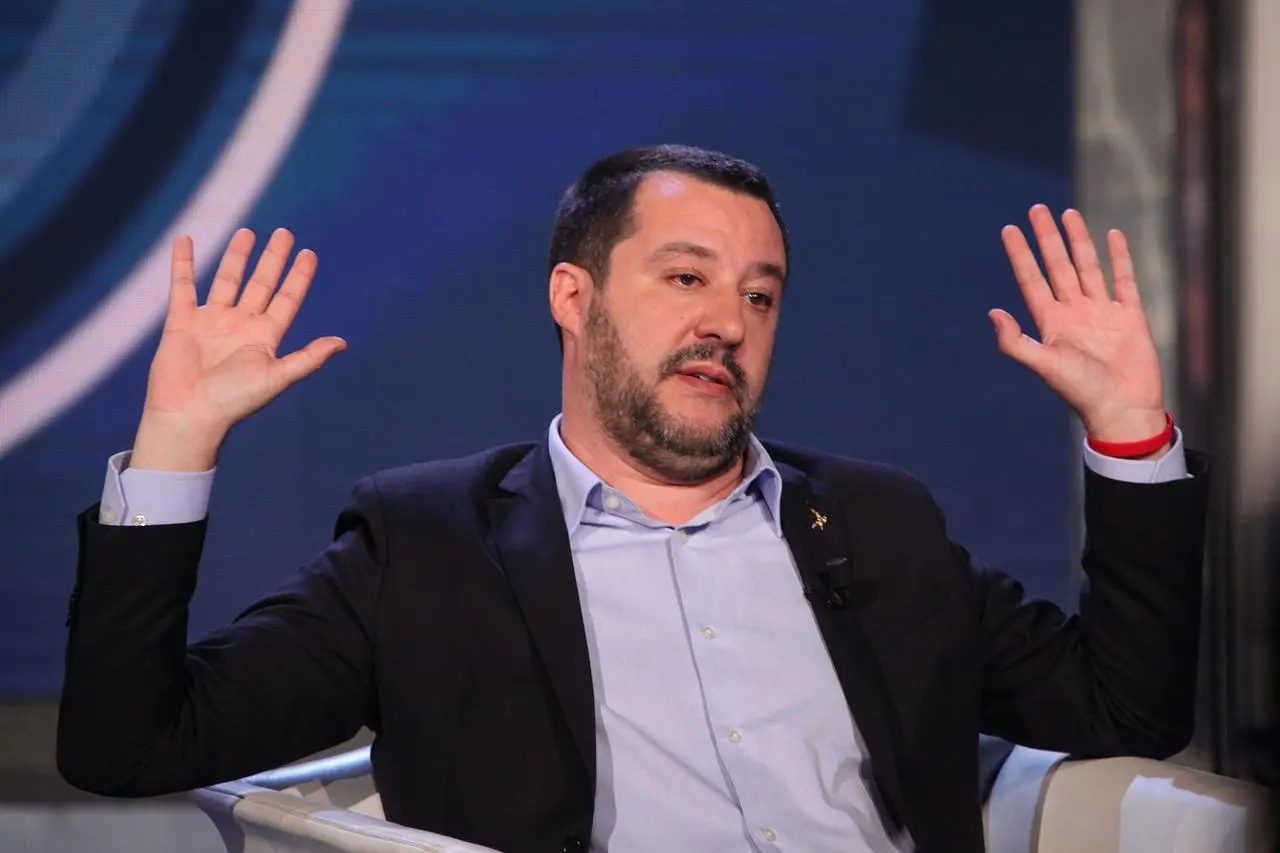 Migranti: Salvini a Castaner, non siamo campo profughi Ue. Lettera a collega Francia