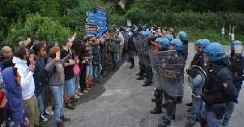 Torino, scontri tra No Tav e polizia: 20 denunciati