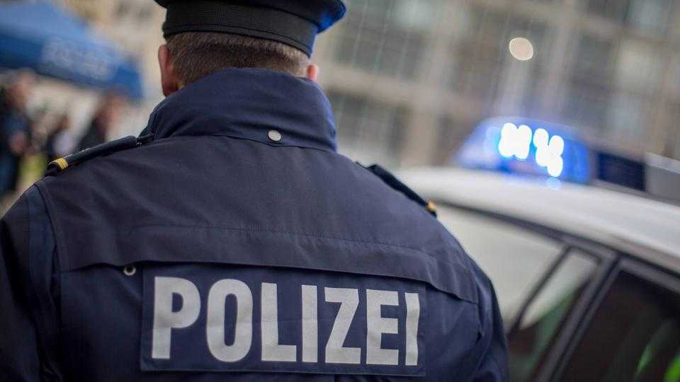 Francoforte, bimbo di 8 anni spinto sotto un treno da uno sconosciuto: killer arrestato