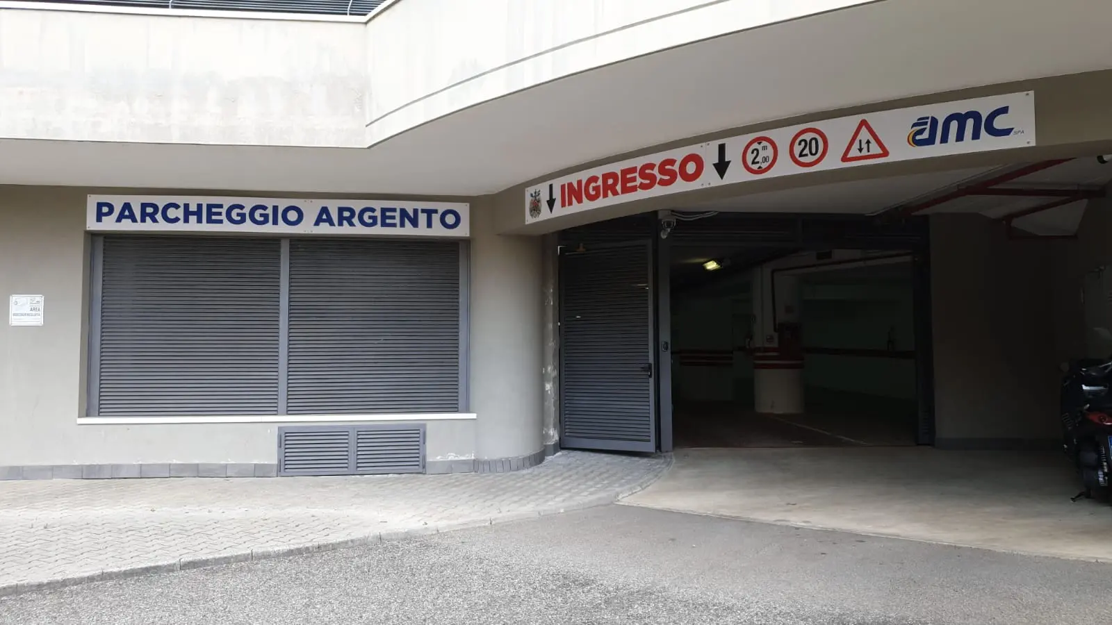 AMC: Apertura parcheggio Argento: automatico, videosorvegliato e attivo h24