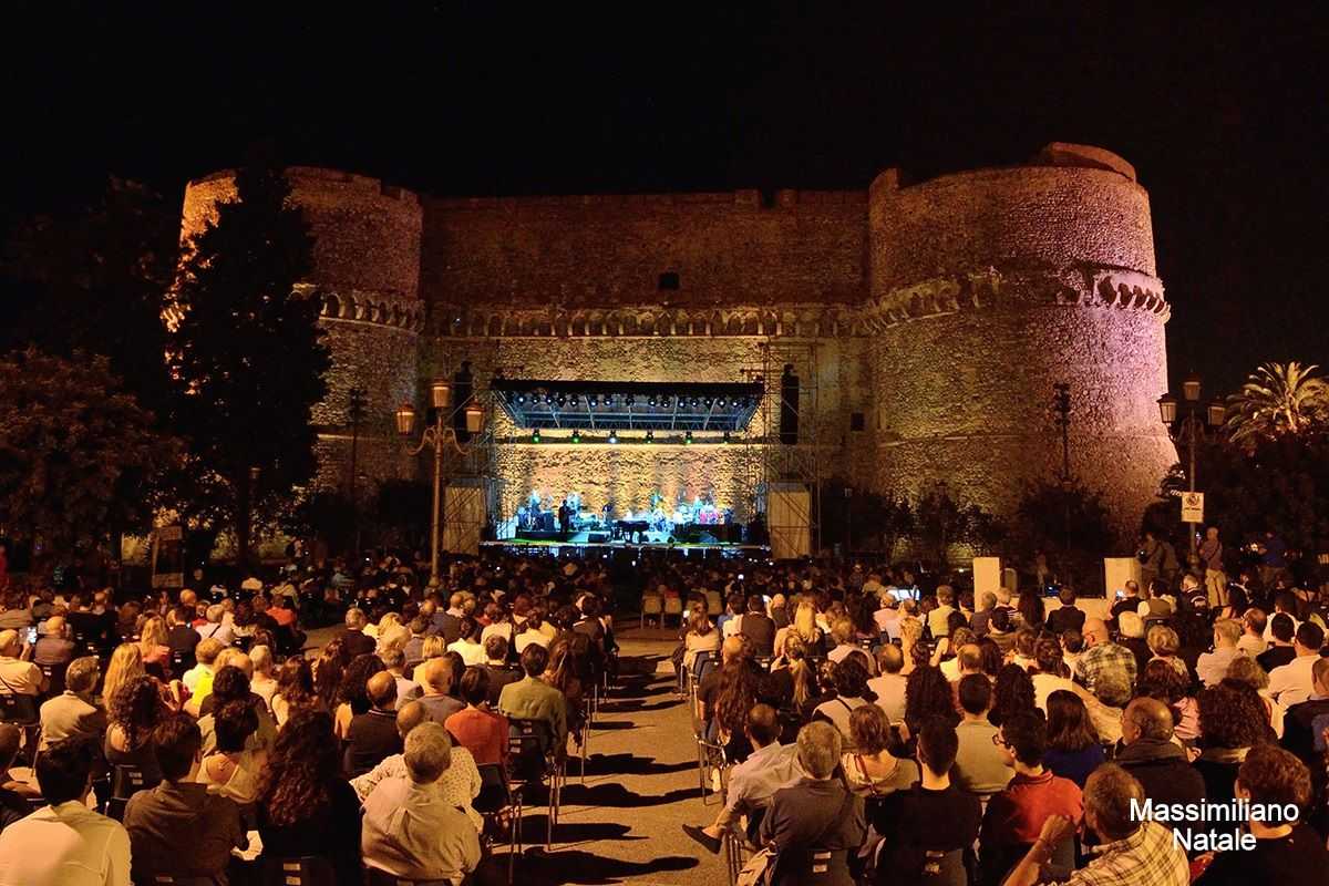 Al Reggio Live Fest 2019 domani sera il concerto di levante, unica tappa in Calabria