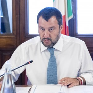 Lega deposita mozione sfiducia oggi, votarla al più presto