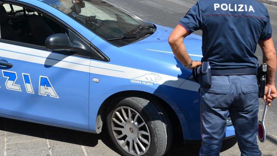 Reggio Emilia, barista uccisa a coltellate da uno sconosciuto: è caccia al killer