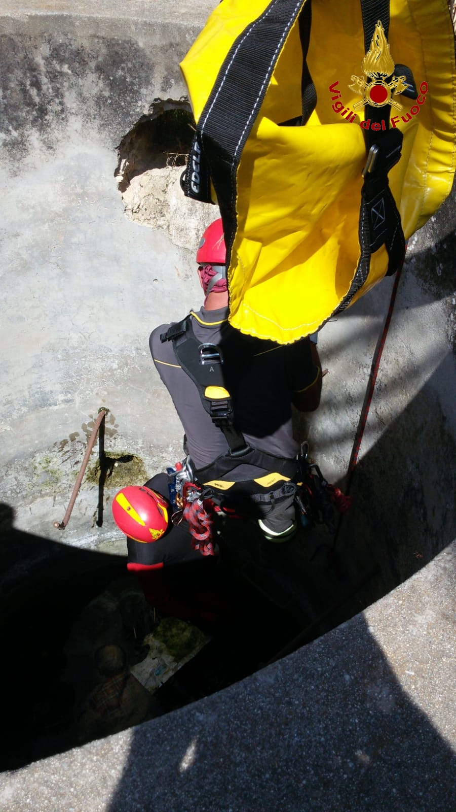 Isola Capo Rizzuto, uomo trovato morto in un pozzo, sul posto i VVF e Cc