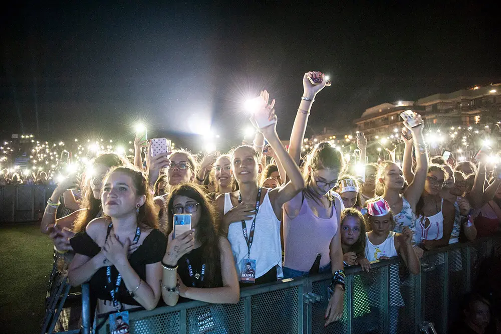 Summer Arena 2019, grande successo con il concerto di Irama