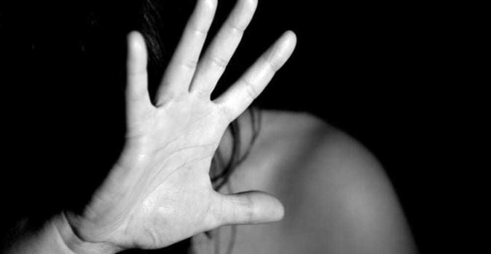 Cosenza, donna violentata per anni: 5 arresti