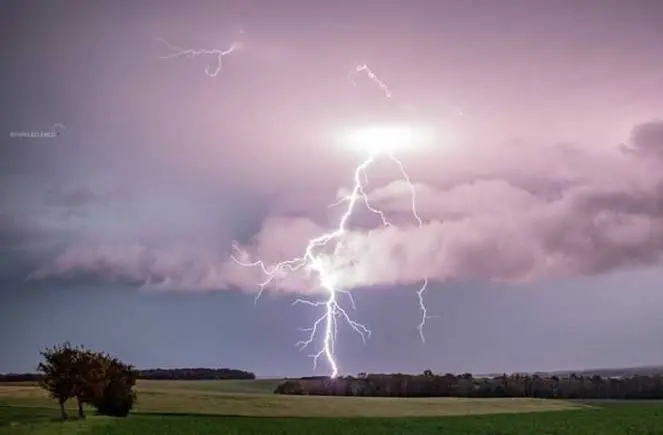 Meteo: rischio forti temporali con grandine, ecco le previsioni su Nord, Centro, Sud e Isole