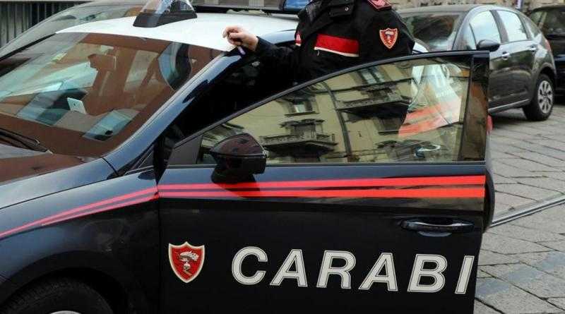Roma, minaccia l’ex moglie con una pistola: arrestato