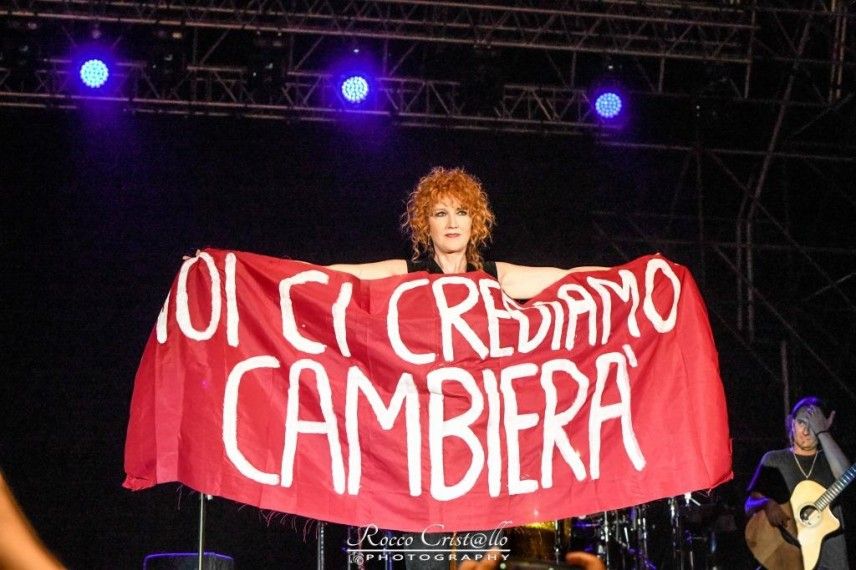 SCARICA FIORELLA MANNOIA COMBATTENTE