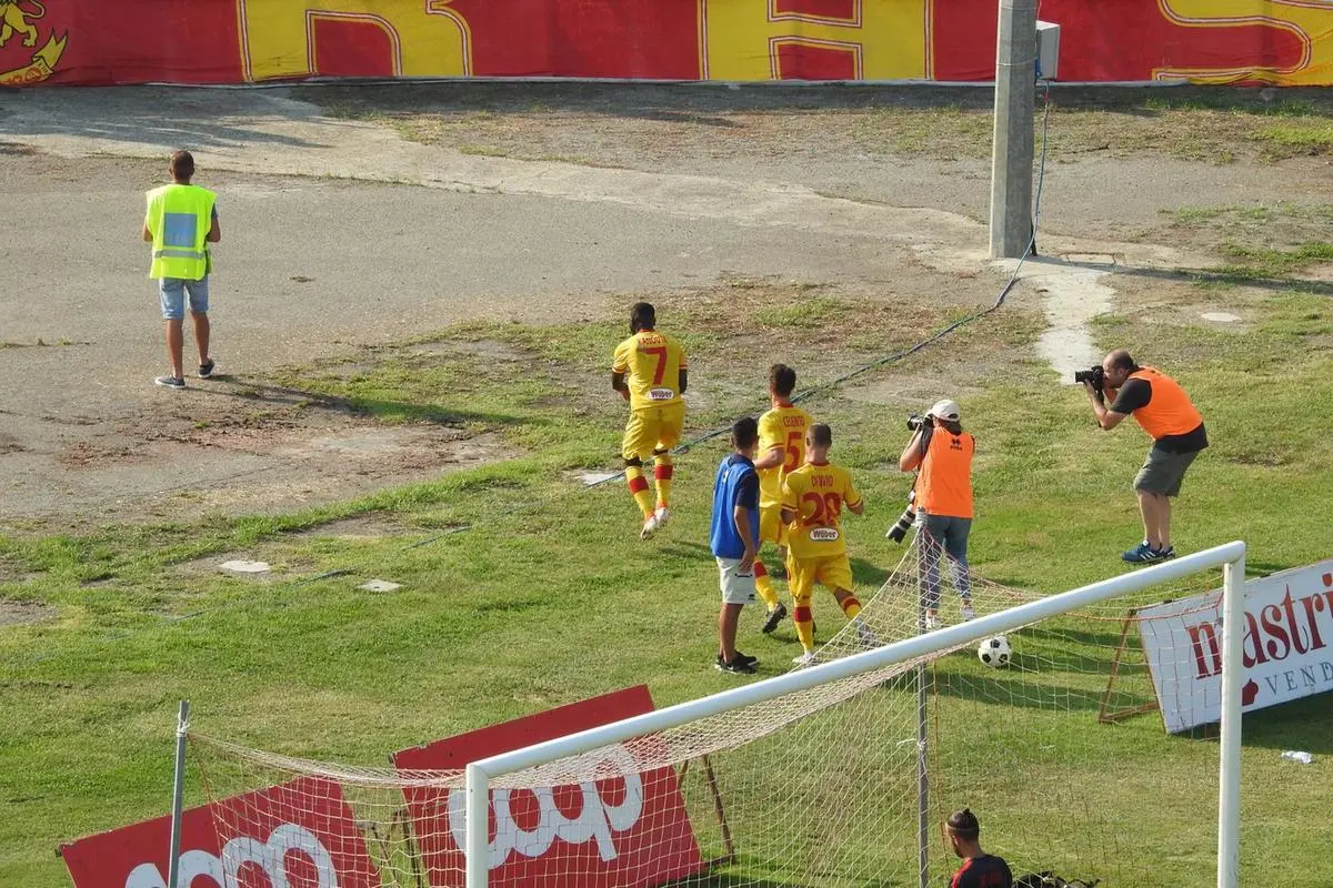 Calcio Serie C: Catanzaro-Teramo 2-1, decidono Nicastro e Kanoute nel primo tempo (con highlights)