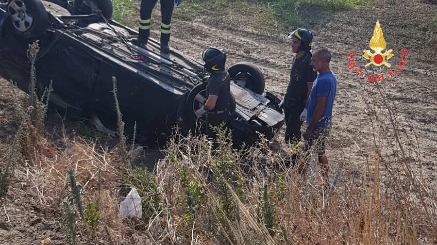Incidente stradale: Catanzaro SS106 (viale Crotone) sul posto i VVF e Suem118