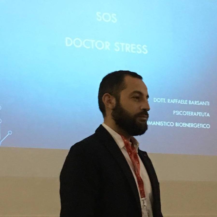 Stress da lavoro e i benefici della Mindfulness. Intervista allo Psicoterapeuta Raffaele Barsanti