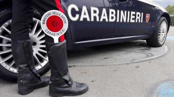 Napoli, si fingono Carabinieri per compiere rapine: 10 arresti