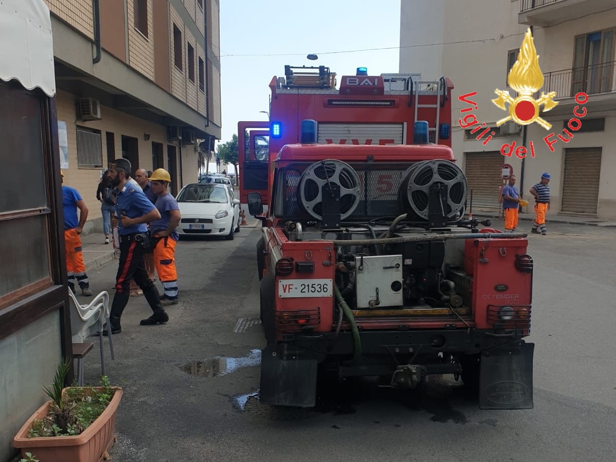 Catanzaro divampata lavanderia automatica, intervento dei VVF