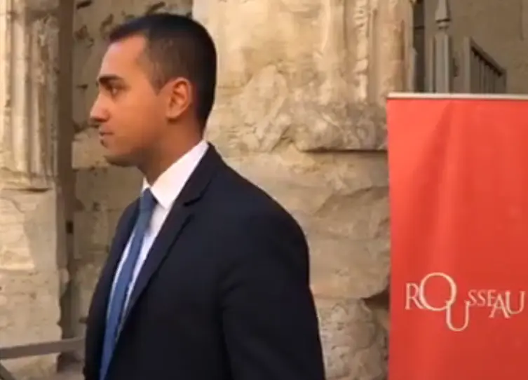 Roma. Di Maio dichiarazioni alla stampa. Diretta video