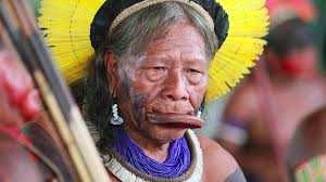 Nobel per la Pace 2020: proposto il nome del capo indigeno Raoni